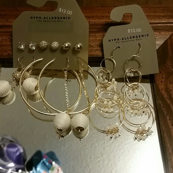 ๐๐Earring Bundle๐โค - Picture 1 of 7